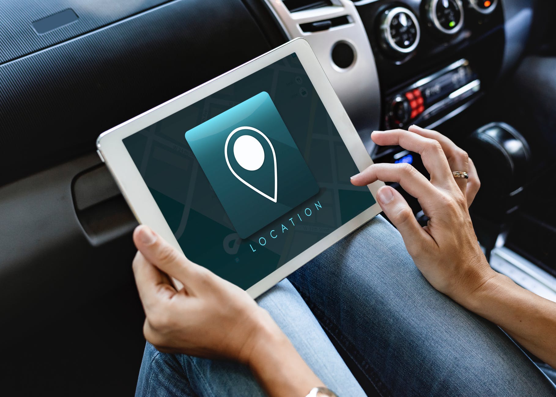 Top 5 Perks Of Using A GPS Tracking System