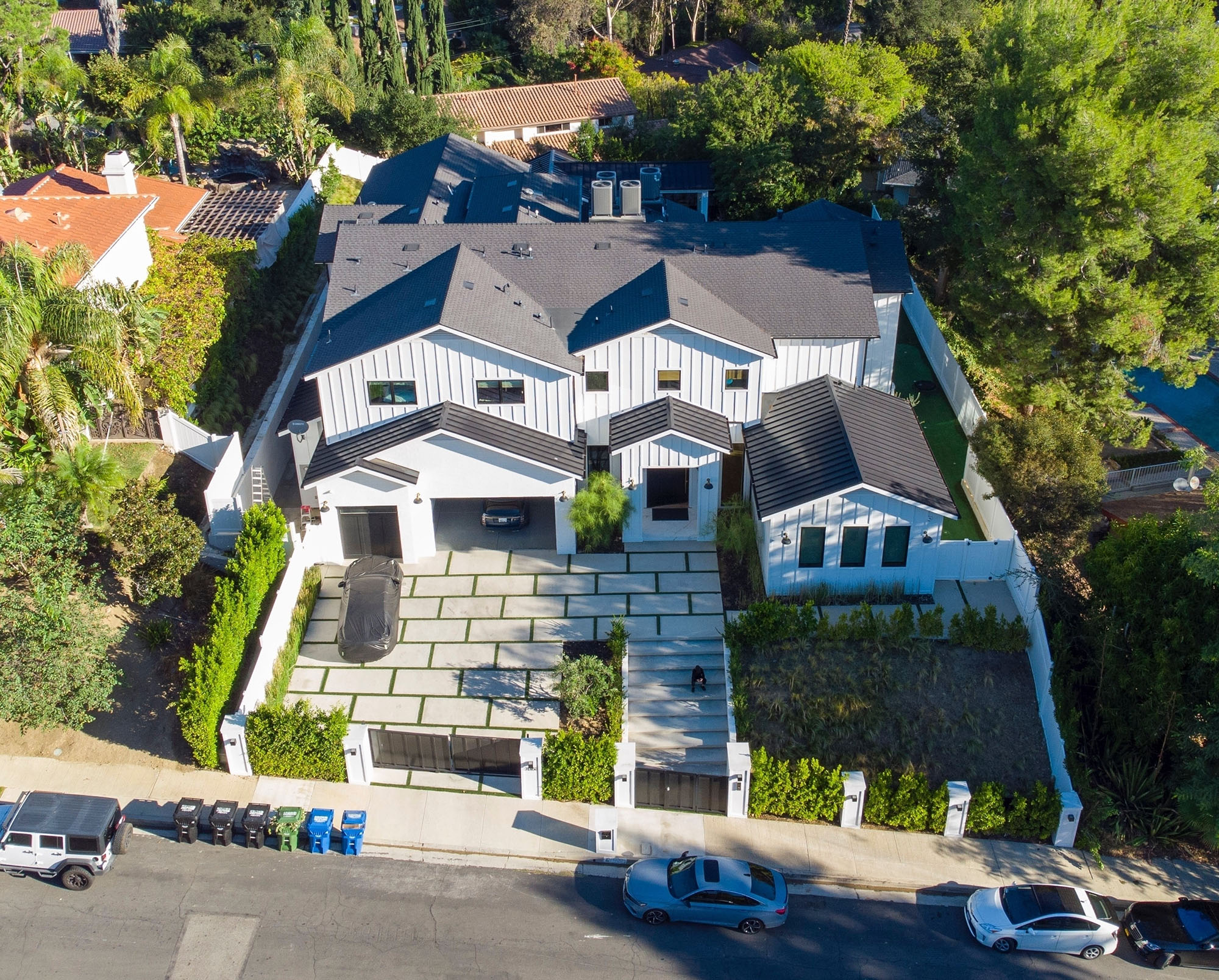 An aerial shot of Dorit Kemsley's Encino, Calif., home.