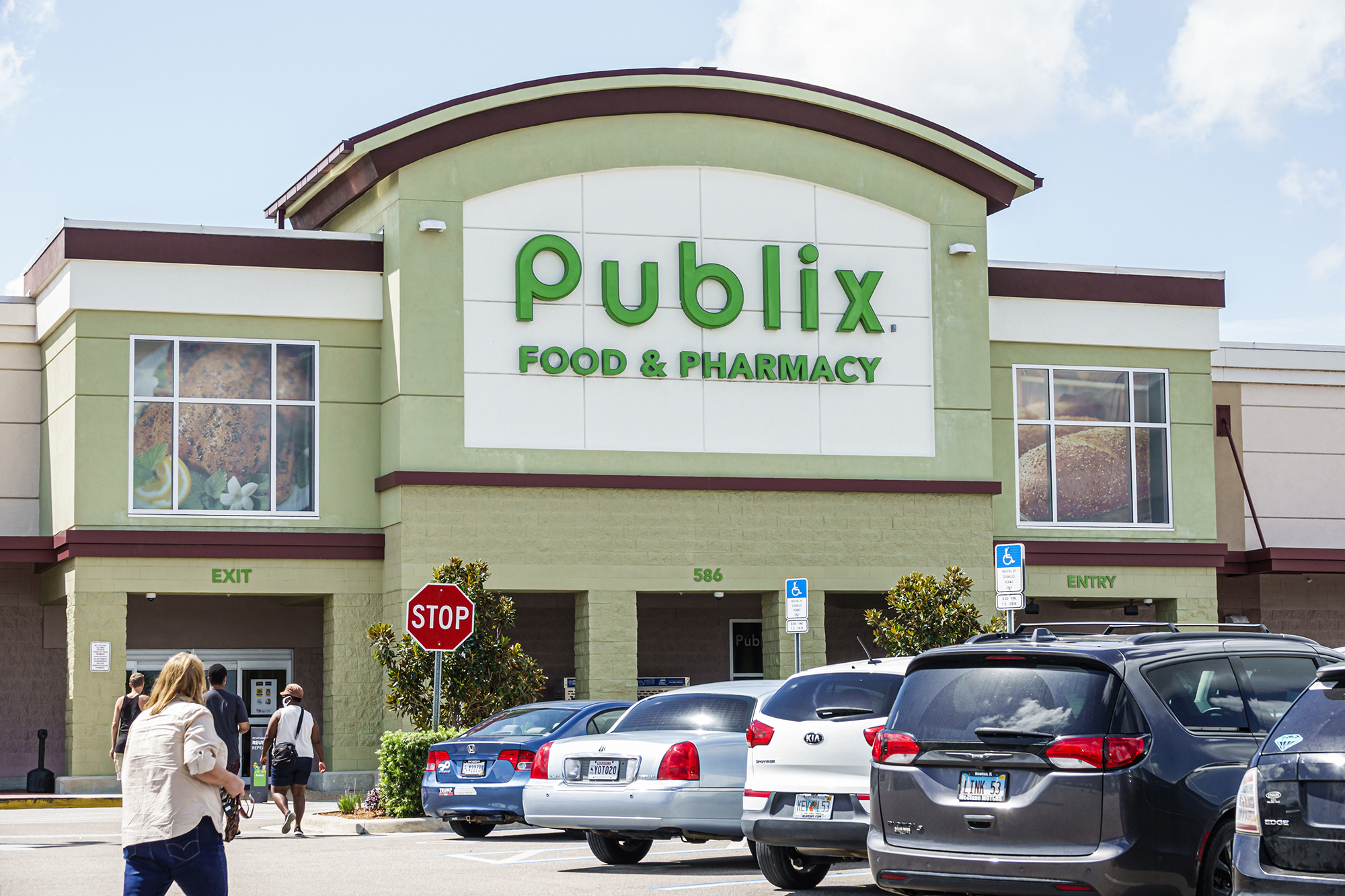 The entrance to a Publix store.