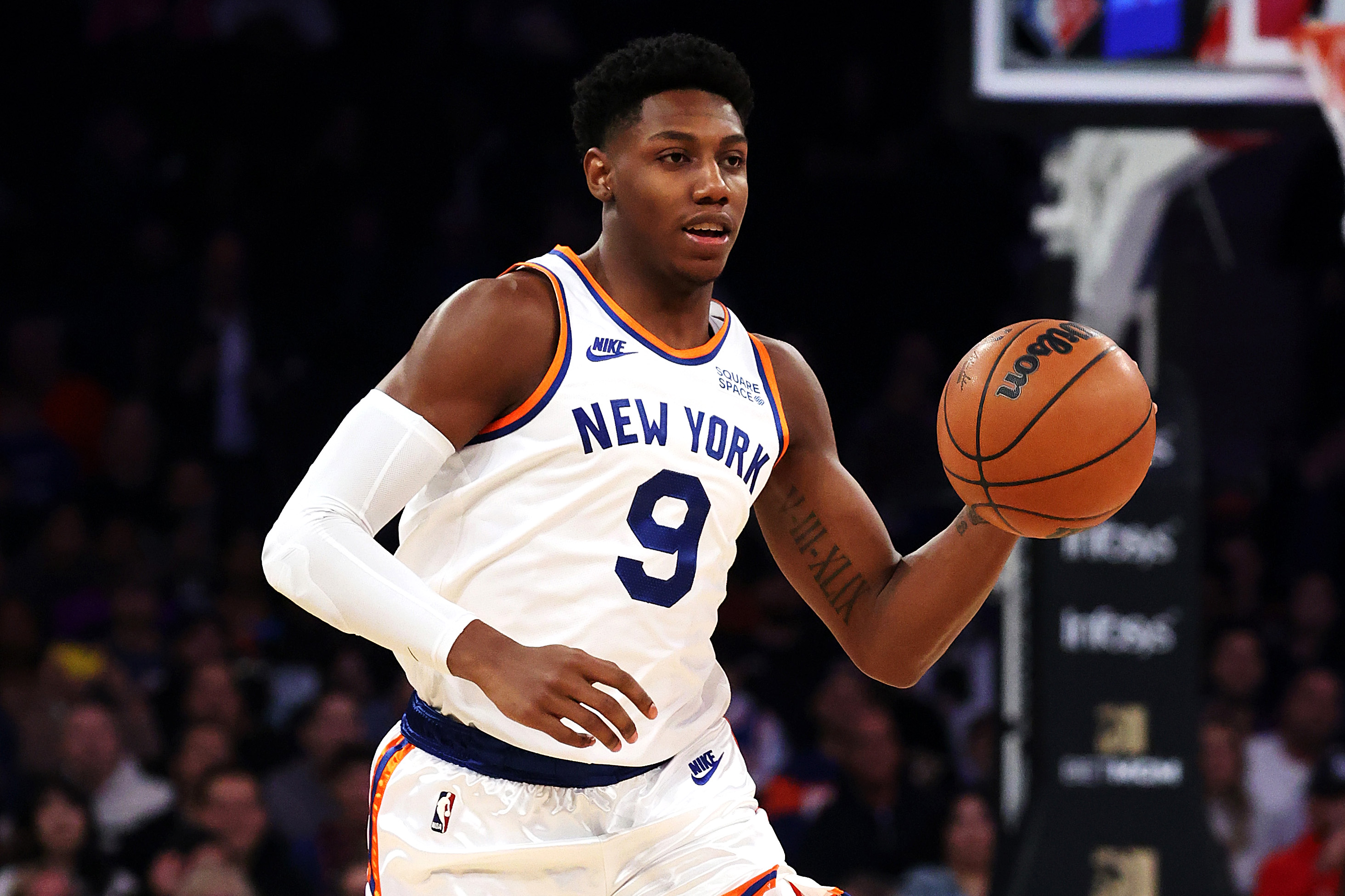 R.J. Barrett and the Knicks take on the Hornets on Nov. 12, 2021.