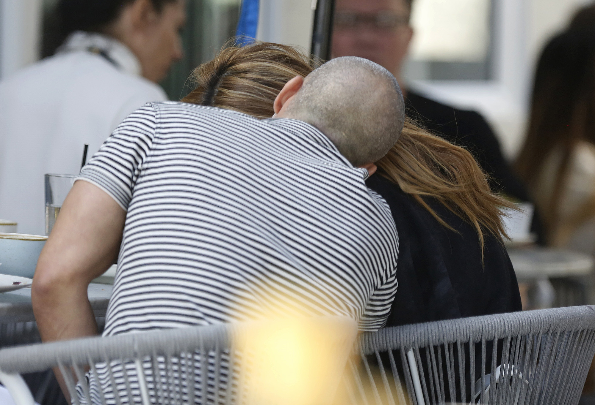 EXCLUSIVEPhoto Credit: MOVI Inc.  November 9th 2021Chrishell Stause and Jason Oppenheim loved up in L.A! The 'Selling Sunset' pair's relationship still seems to be going strong as the pair cuddle and kiss during an alfresco lunch in West Hollywood,C