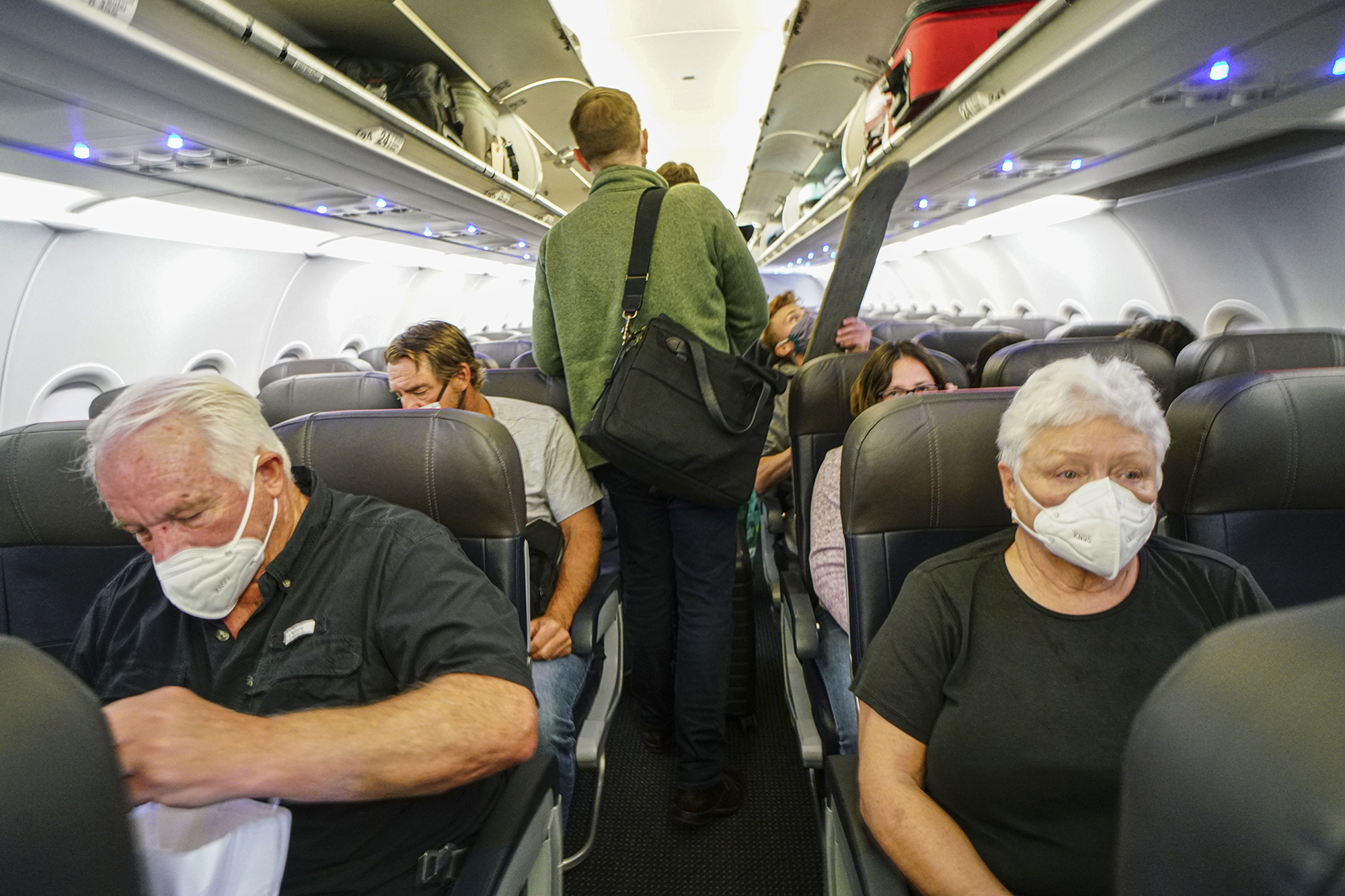 Two major airline CEOs quiz effectiveness of mask mandates on planes