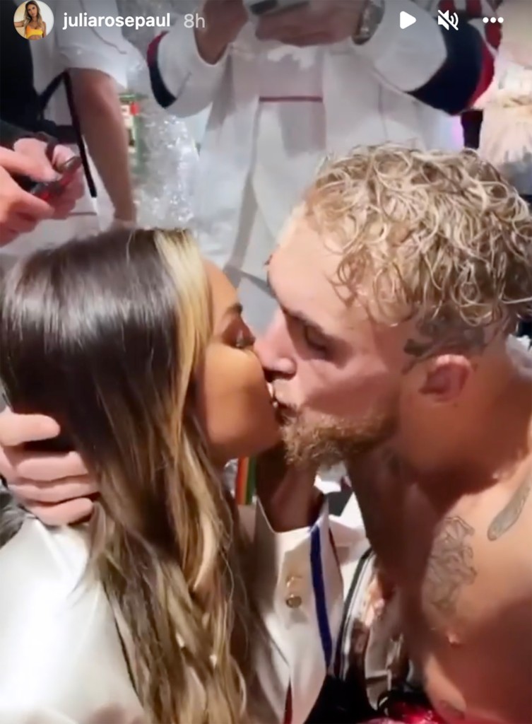 Julia Rose kisses boyfriend Jake Paul after knockout pick over Tyron Woodley