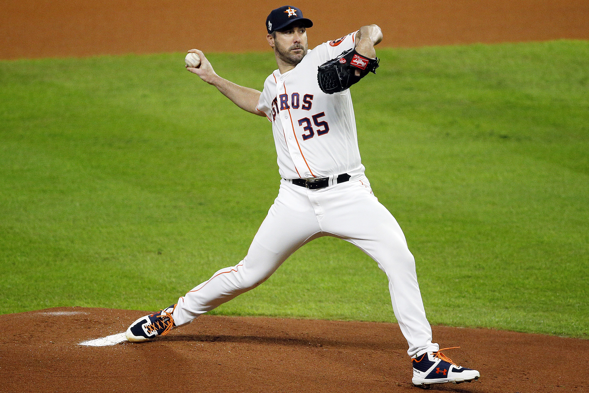 Justin Verlander pitches for the Houston Astros in October 2019.