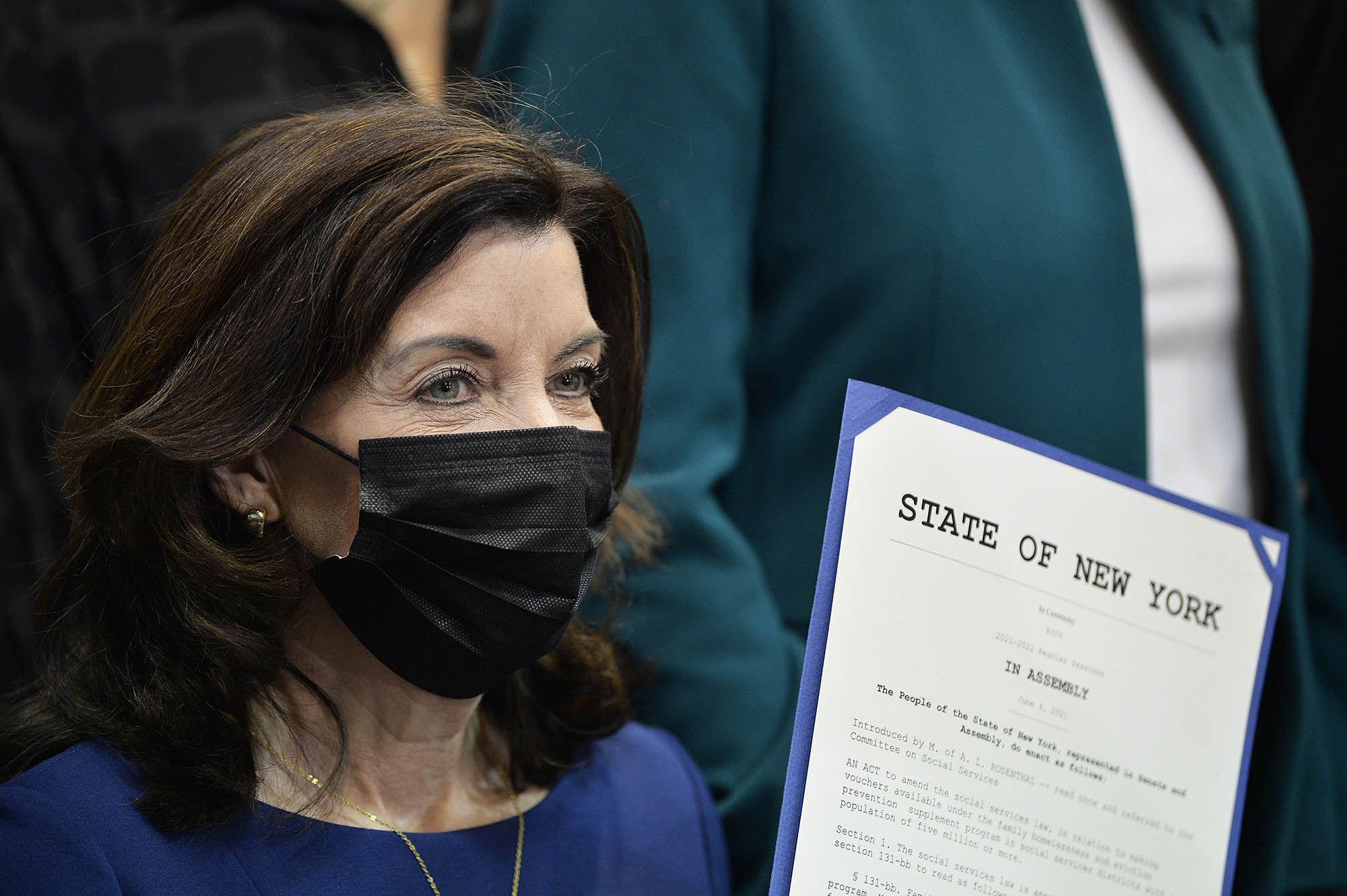Gov. Kathy Hochul has ordered a new statewide mask-or-vax mandate.